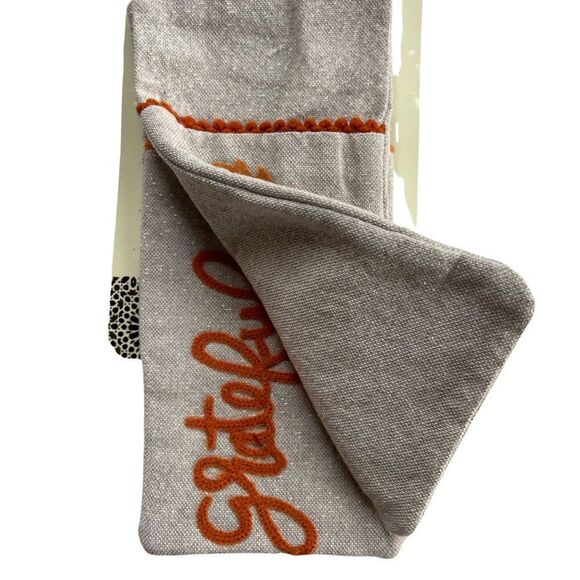 Cynthia Rowley New York Embroidered Blessings Utensil Holders Set of 4 - Picture 2 of 9